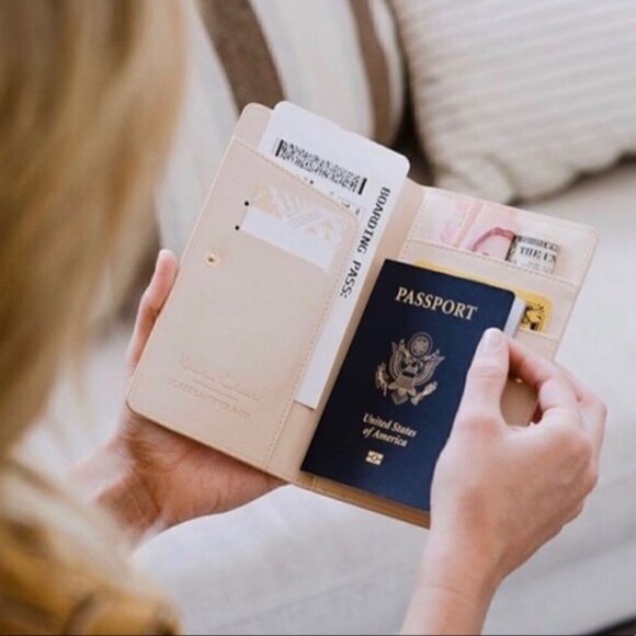 The Travel Wallet by Glass Ladder & Co - Picture 4 of 7